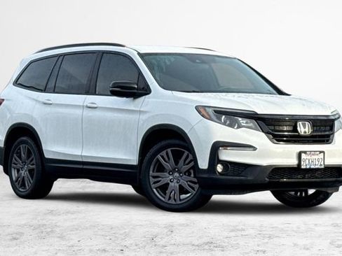 Used 2022 Honda Pilot Sport image 2