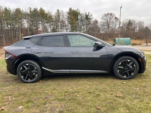 New 2025 Kia EV6 Wind image 4