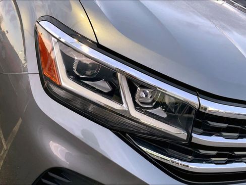 Used 2023 Volkswagen Atlas SE image 25