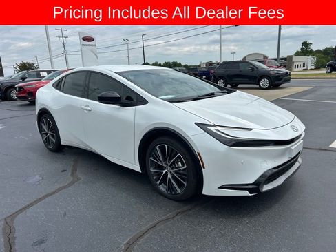 Used 2024 Toyota Prius XLE FWD image 19