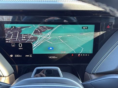 Used 2025 GMC Yukon Denali Ultimate w/ LPO, Floor Liner Package AWD/4WD image 37