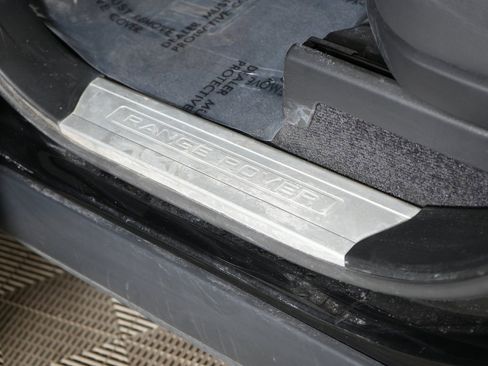 Used 2020 Land Rover Range Rover image 17