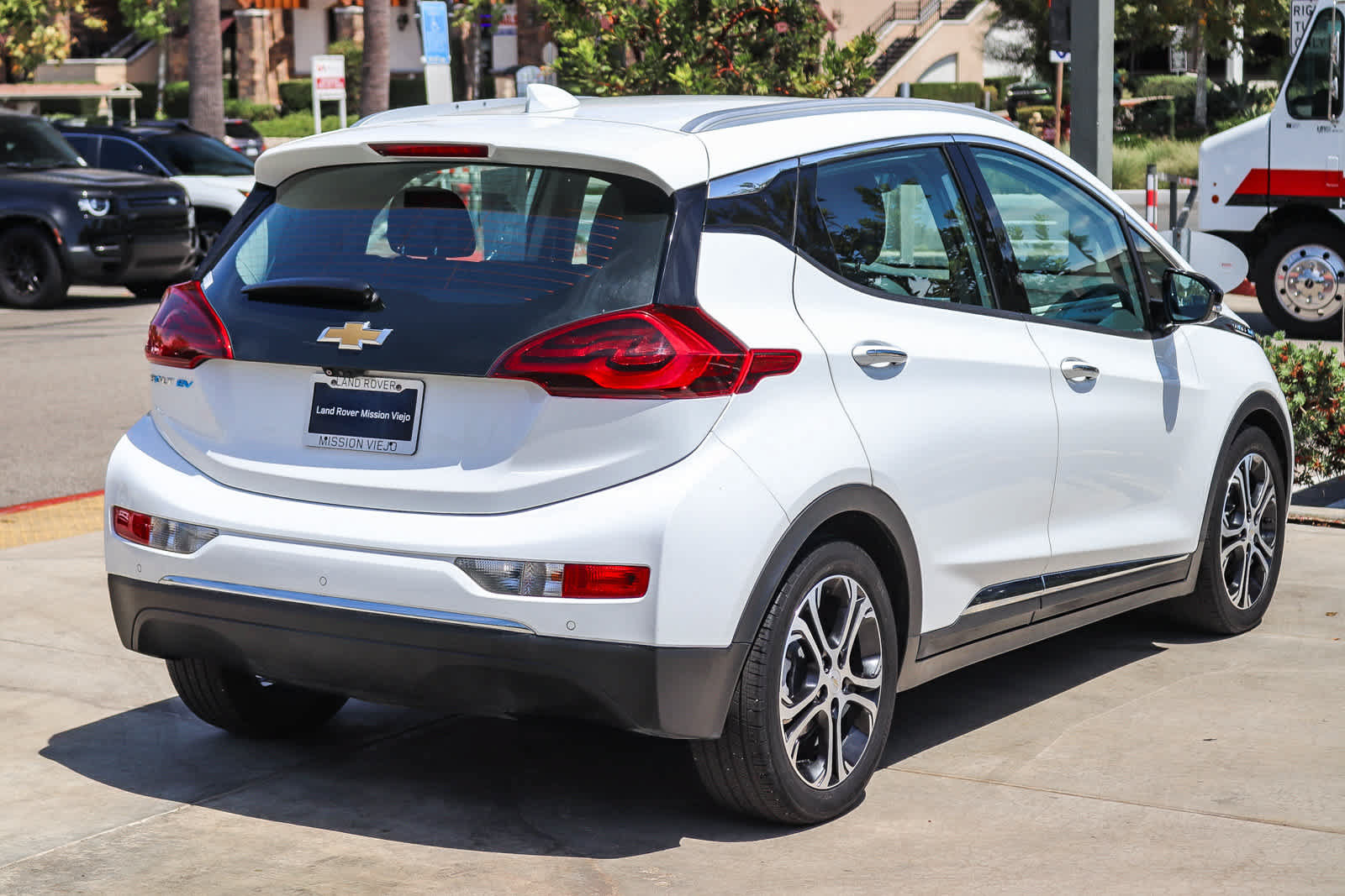 Used 2020 Chevrolet Bolt Premier w/ Infotainment Package FWD image 6