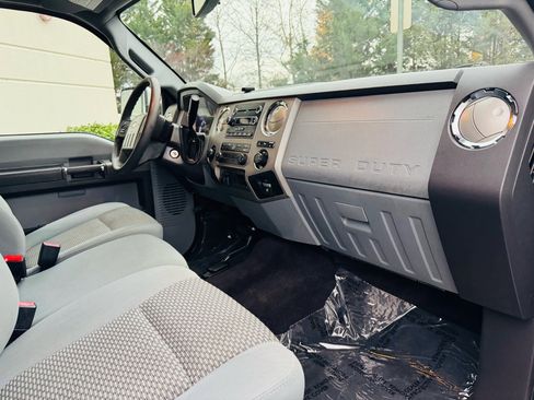 Used 2011 Ford F250 XLT w/ XLT Premium Pkg image 16
