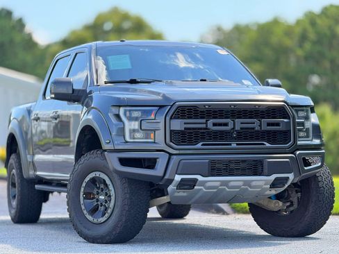 Used 2017 Ford F150 Raptor w/ Equipment Group 802A Luxury AWD/4WD image 4