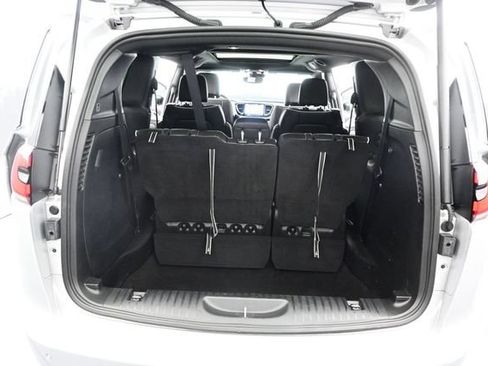 Used 2026 Chrysler Pacifica Limited FWD image 15