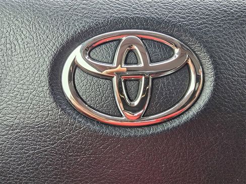 Used 2022 Toyota 4Runner Limited image 22