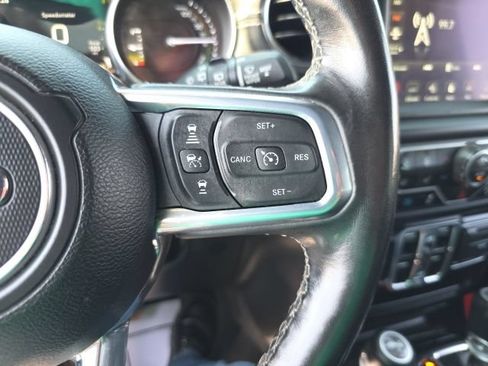 Used 2022 Jeep Wrangler Unlimited Sahara w/ Cold Weather Group AWD/4WD image 20