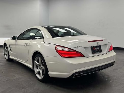 Used 2016 Mercedes-Benz SL 550 w/ Driver Assistance Package image 9