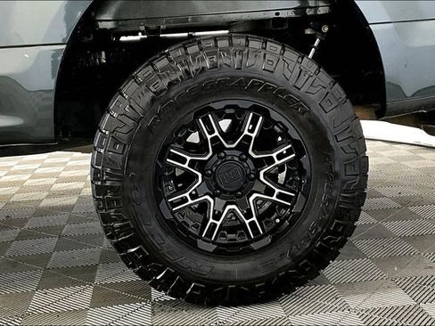 Used 2018 Ford F150 XLT image 8