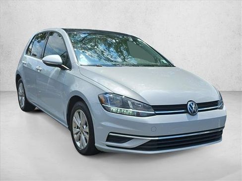 Used 2021 Volkswagen Golf 4-Door FWD image 3