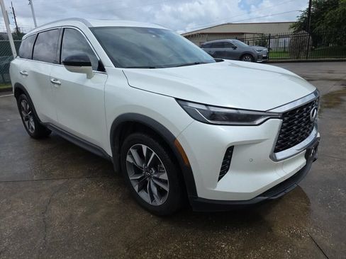 Used 2023 INFINITI QX60 Luxe w/ Vision Package FWD image 2