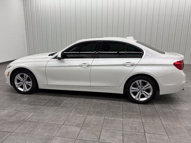 Used 2017 BMW 330i xDrive Sedan AWD/4WD image 6