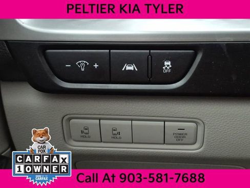 Used 2024 Kia Carnival LX FWD image 29