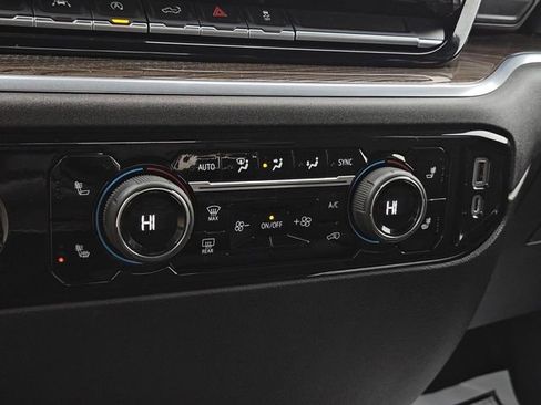 Used 2022 Chevrolet Silverado 1500 LT image 22