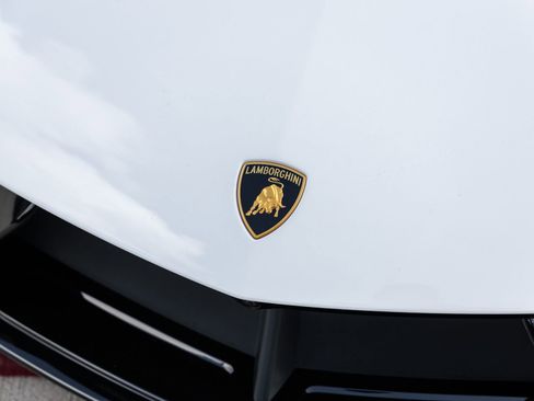 Used 2024 Lamborghini Revuelto AWD/4WD image 19