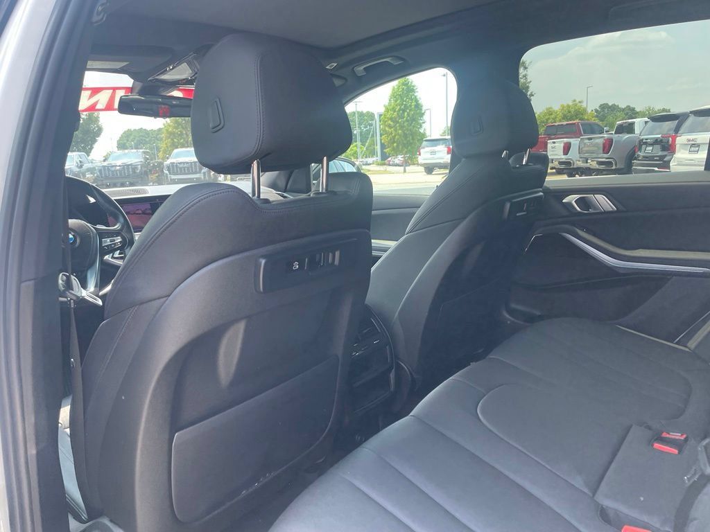Used 2021 BMW X5 xDrive40i AWD/4WD image 23