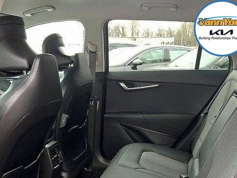 New 2025 Kia Niro EX image 6