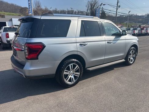 Used 2024 Ford Expedition Limited image 13