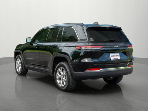 Used 2023 Jeep Grand Cherokee Limited w/ Black Appearance Package AWD/4WD image 5