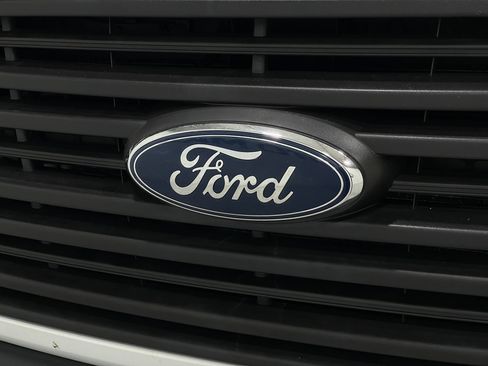 Used 2016 Ford Transit 150 130 Low Roof RWD image 36