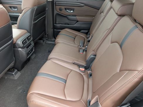 New 2026 Honda Pilot Touring image 23