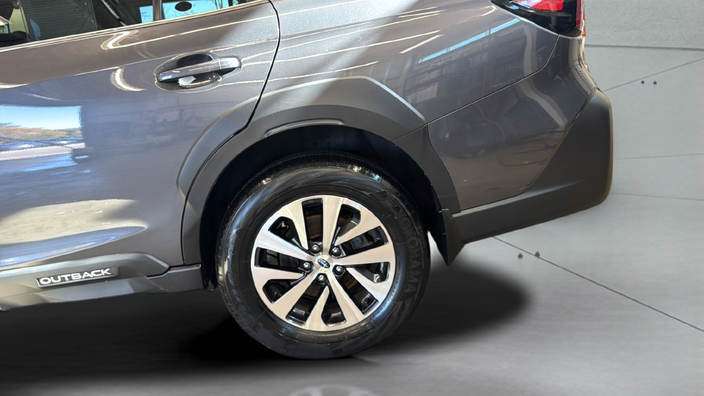 Used 2024 Subaru Outback Premium AWD/4WD image 26