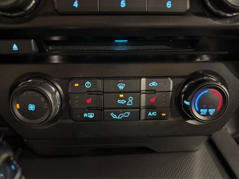 Used 2016 Ford F150 XLT w/ Equipment Group 302A Luxury AWD/4WD image 32