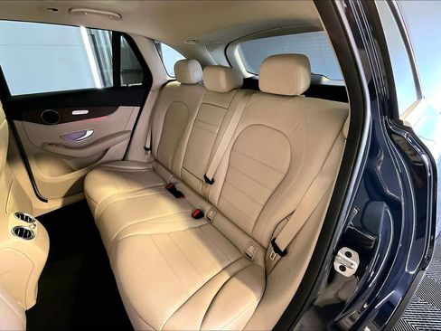 Used 2022 Mercedes-Benz GLC 300 4MATIC image 21