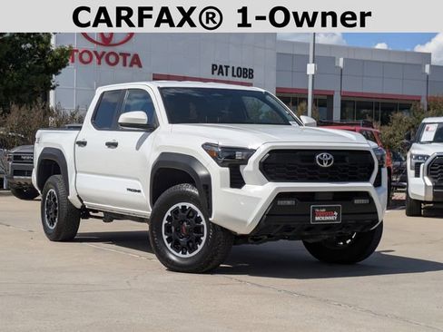 Used 2024 Toyota Tacoma TRD Off-Road image 2