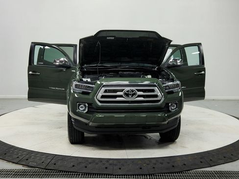 Used 2021 Toyota Tacoma Limited AWD/4WD image 11