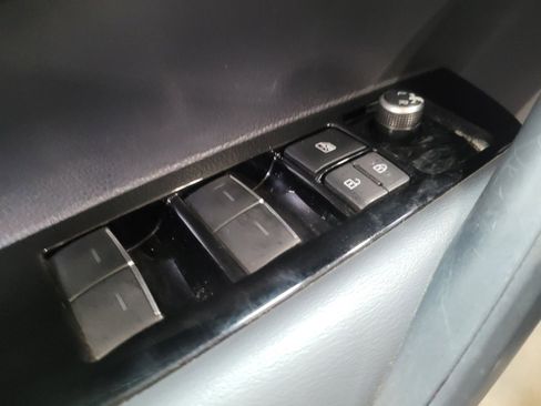 Used 2019 Toyota Corolla SE FWD image 27