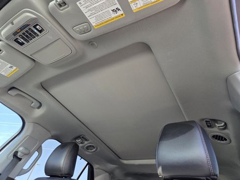 Certified 2024 Ford Explorer Limited w/ Equipment Group 301A image 11