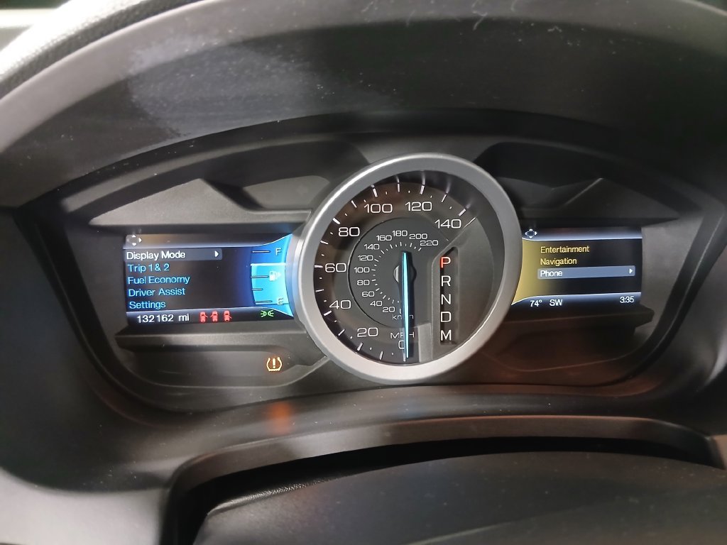Used 2014 Ford Explorer XLT w/ Equipment Group 202A AWD/4WD image 31