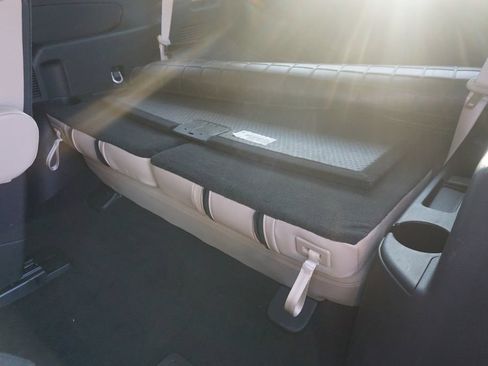 Used 2023 Ford Explorer Limited w/ Limited Technology Package RWD image 16