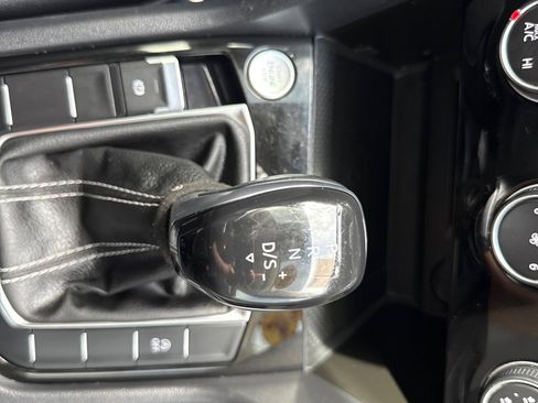 Used 2023 Volkswagen Taos SE image 25