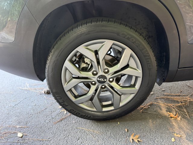 Certified 2025 Kia Seltos S FWD image 39