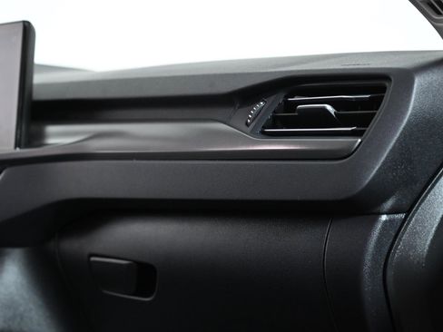 Used 2025 Ford Escape SE FWD image 21