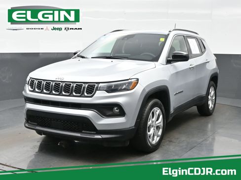 Used 2024 Jeep Compass Latitude image 1