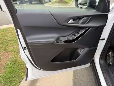 Used 2026 Chevrolet Equinox LT w/ Convenience Package II AWD/4WD image 32