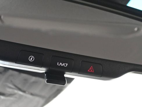 Used 2022 Kia Niro LXS image 19