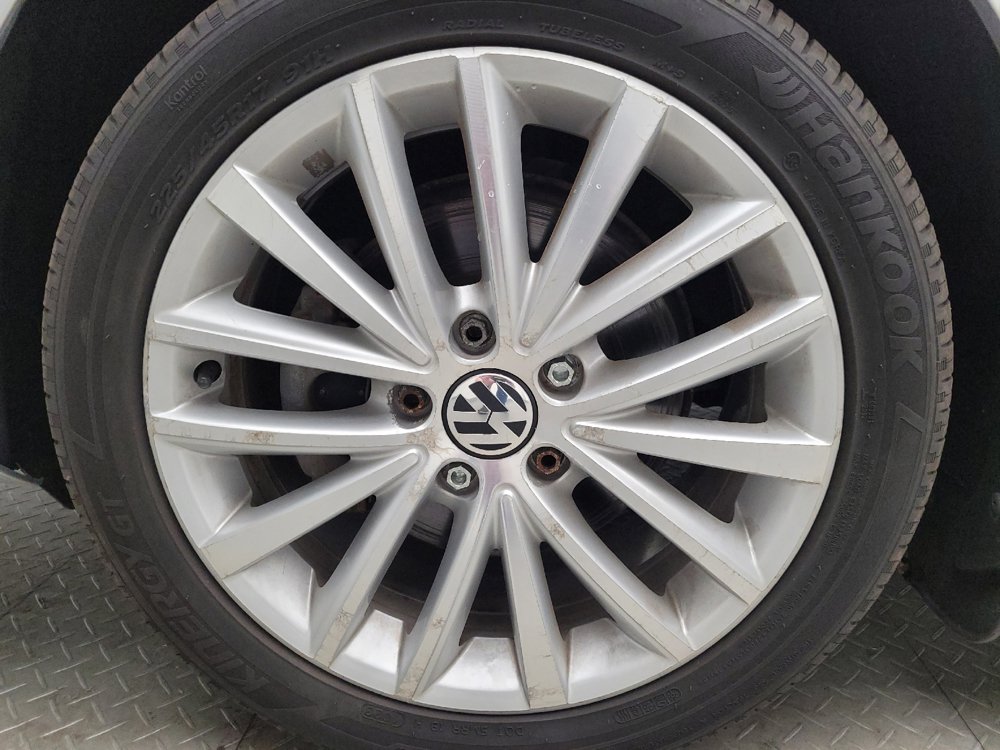 Used 2016 Volkswagen Jetta SEL w/ Lighting Package FWD image 31