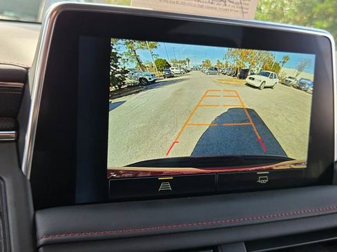 Used 2023 Chevrolet Suburban RST image 32