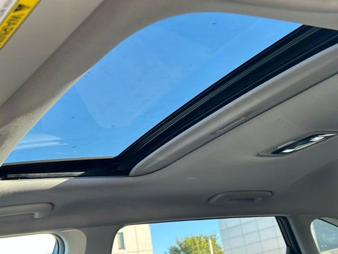 Used 2022 Kia Seltos SX w/ Sunroof Package image 12