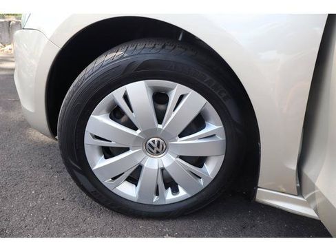 Used 2014 Volkswagen Jetta SE FWD image 13