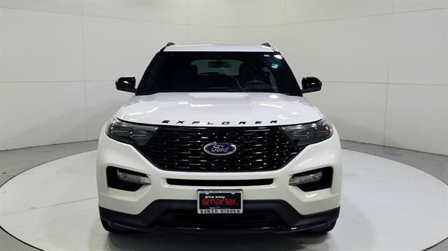 Used 2024 Ford Explorer ST-Line w/ Class IV Trailer Tow Package RWD image 2