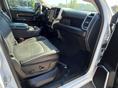 Used 2024 RAM 2500 Laramie AWD/4WD image 19