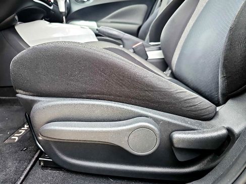 Used 2017 Nissan Juke SV image 18