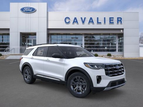 Used 2025 Ford Explorer Active w/ Active Comfort Package image 7