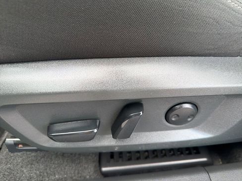 Used 2023 Nissan Rogue SV FWD image 16